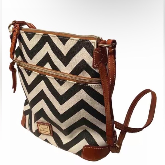 Dooney & Bourke Satchel Cross Body Black & White Chevron Zigzag Stripe Bag - Picture 3 of 9